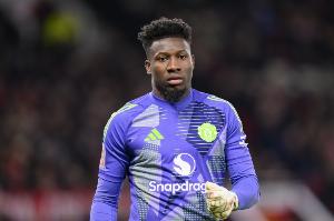 土耳其记者：奥纳纳同意加盟特拉布宗，在谈合同